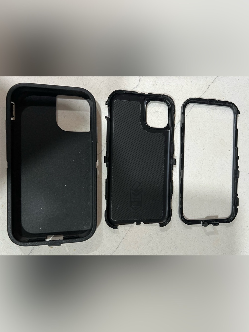 OtterBox iPhone 11 - Picture 12 of 15